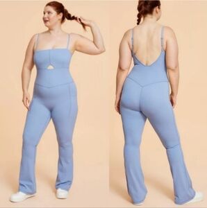 New Blogilates Women's Peekaboo Flare Active Jumpsuit Size 1X